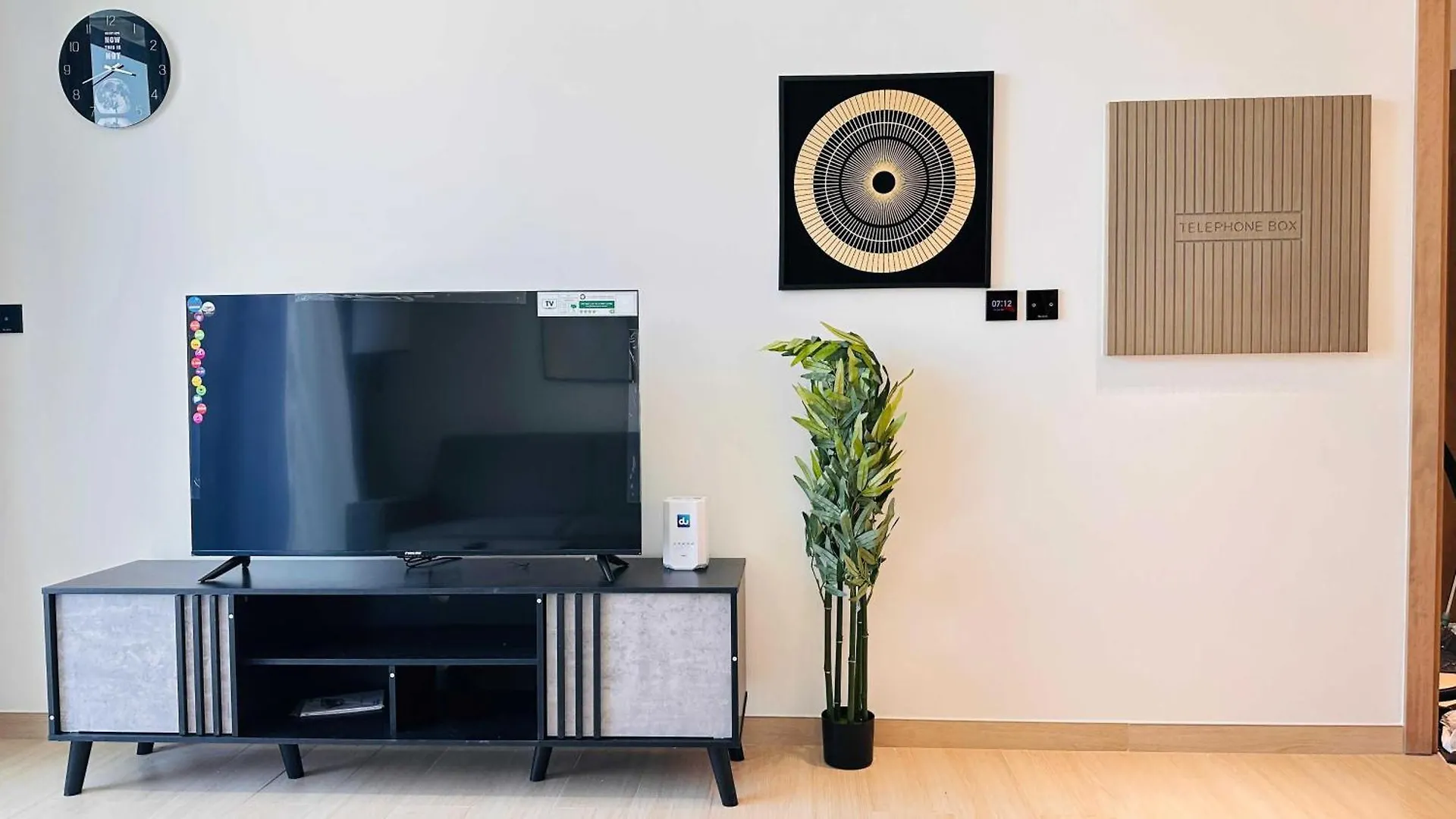 Oyo Home 1387 Premium 1Bedroom Apartment Dubai